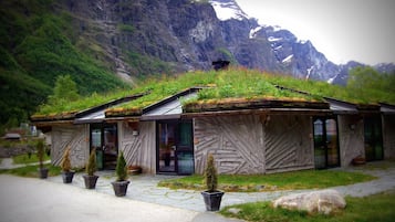 Viking double room | Front of property