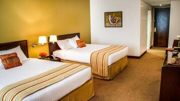 Chambre Double Classique, vue ville | 1 chambre, couette en duvet d'oie, minibar