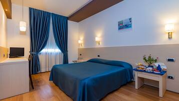 Minibar, in-room safe, desk, laptop workspace