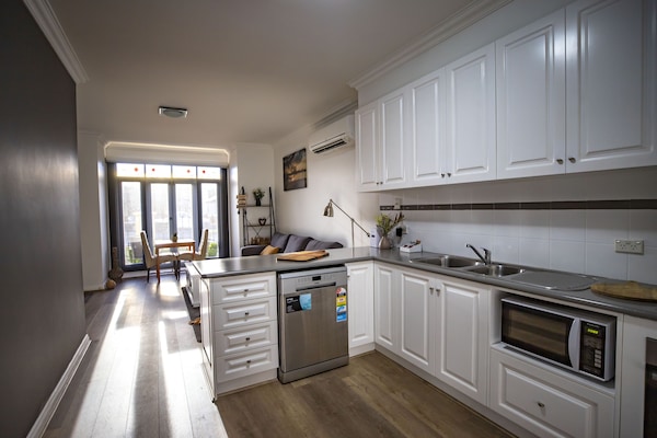 1 Bedroom Apartment (Unit 6) | Private kitchen | Fridge, microwave, coffee/tea maker, toaster