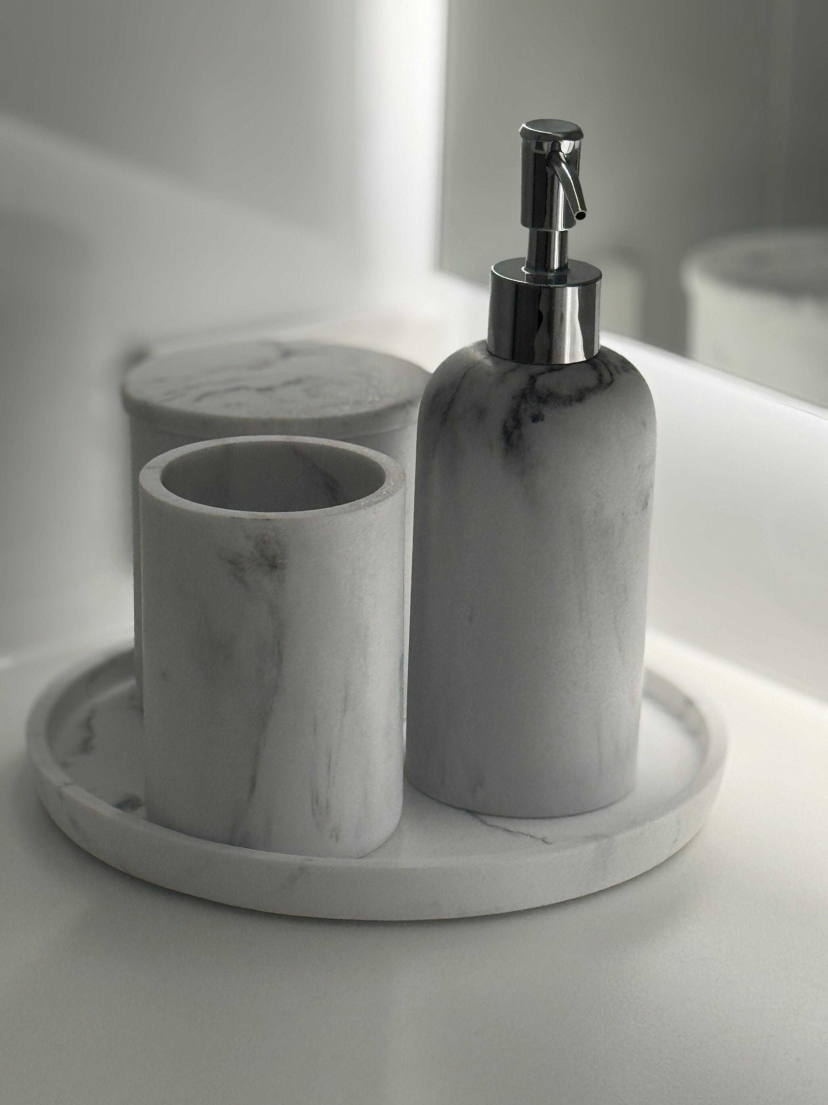 2 bedroom studio (unit 6a) | bathroom | free toiletries, hair dryer, towels