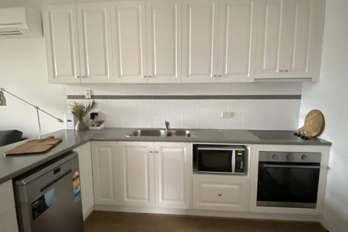 1 bedroom apartment  (unit 6) | private kitchen | fridge, microwave, coffee/tea maker, cookware/dishes/utensils