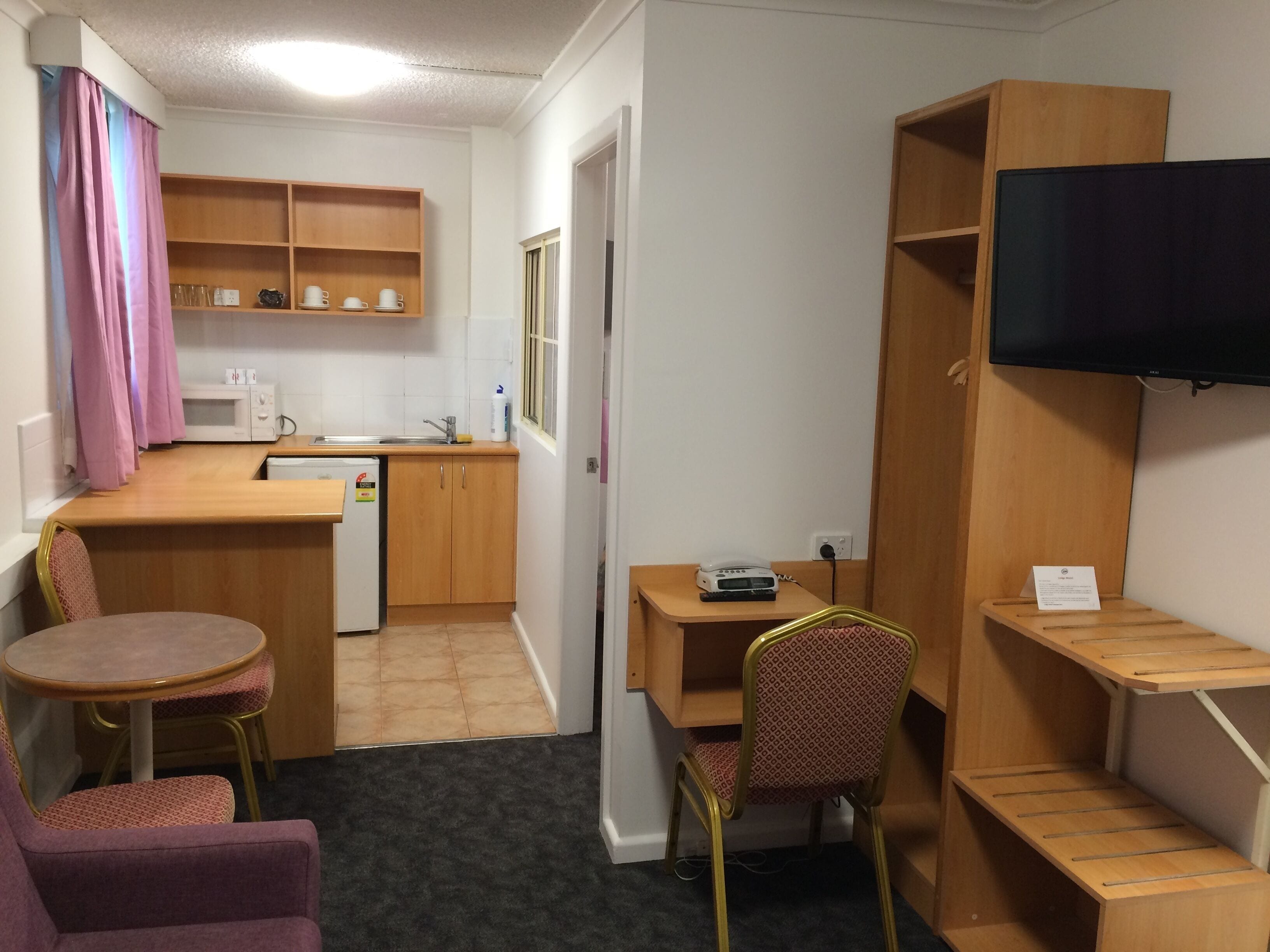 Photo - Edgecliff Lodge Motel