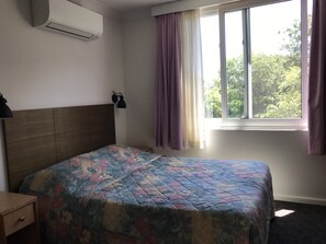 Habitación estándar, cocina básica (Double Bed Room) | Wifi gratis y ropa de cama
