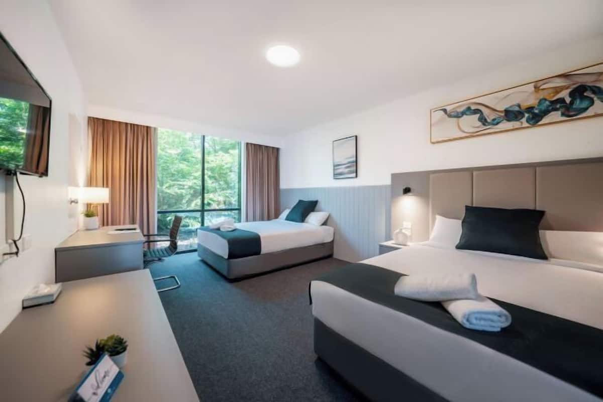 1 bedroom, in-room safe, desk, blackout curtains