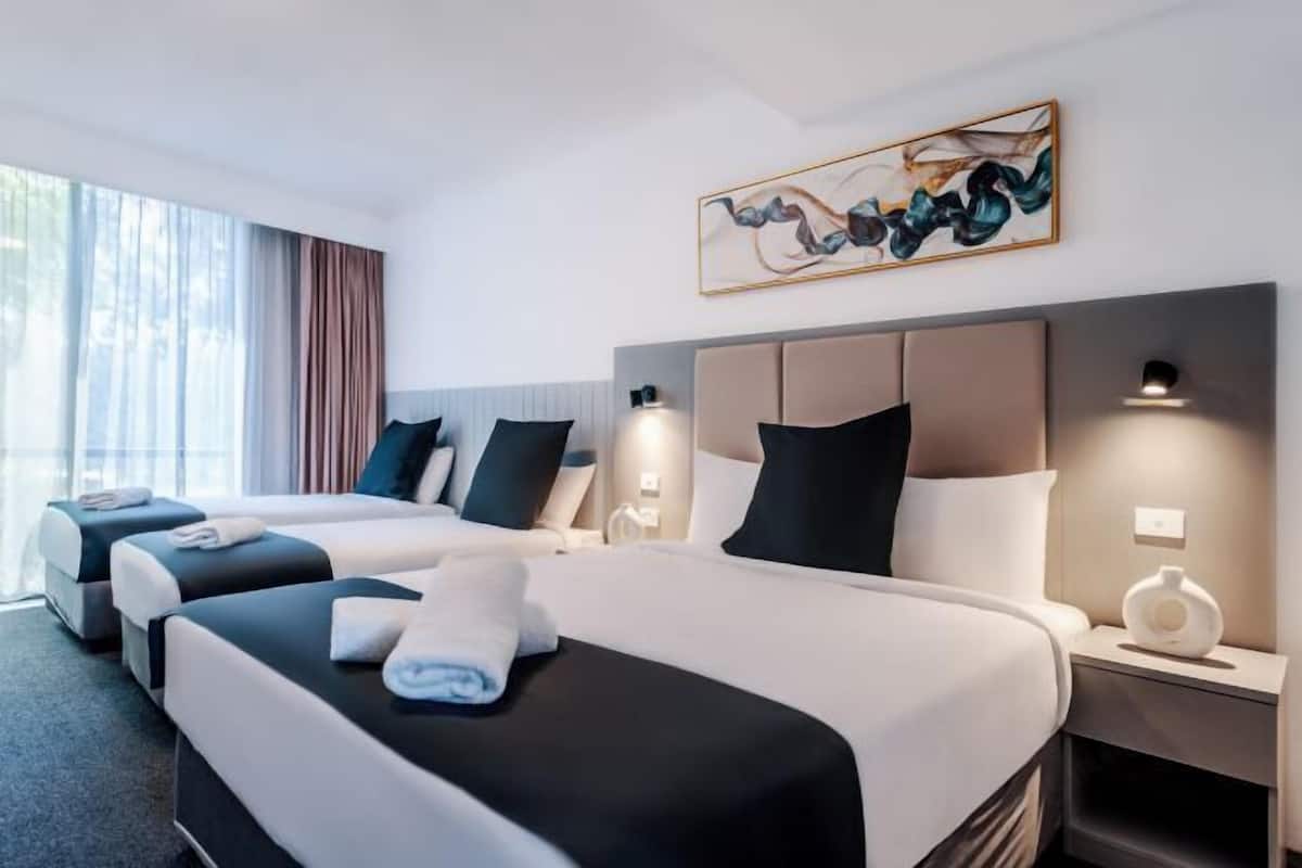 1 bedroom, in-room safe, desk, blackout curtains