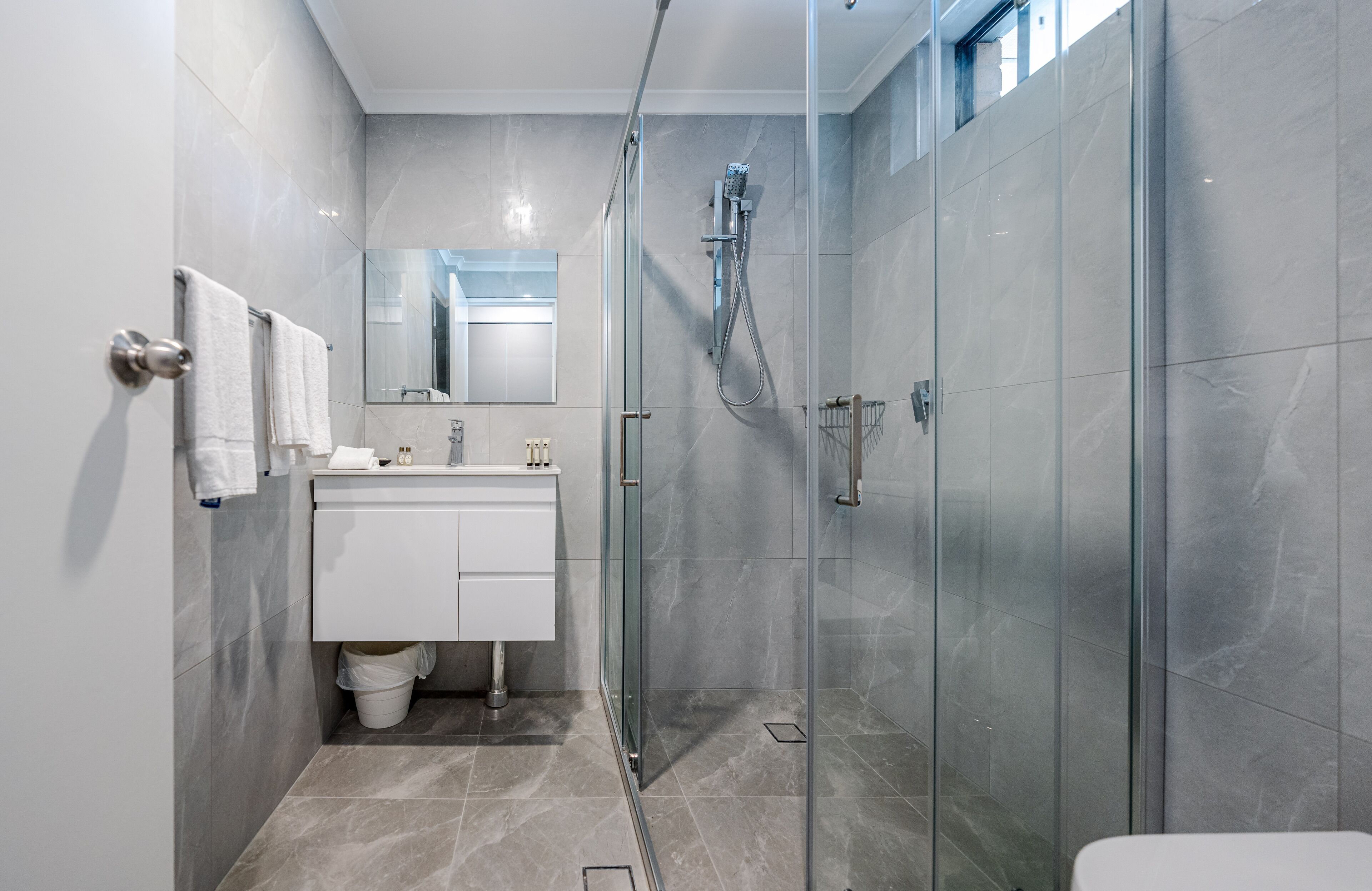 shower, free toiletries, hair dryer, towels