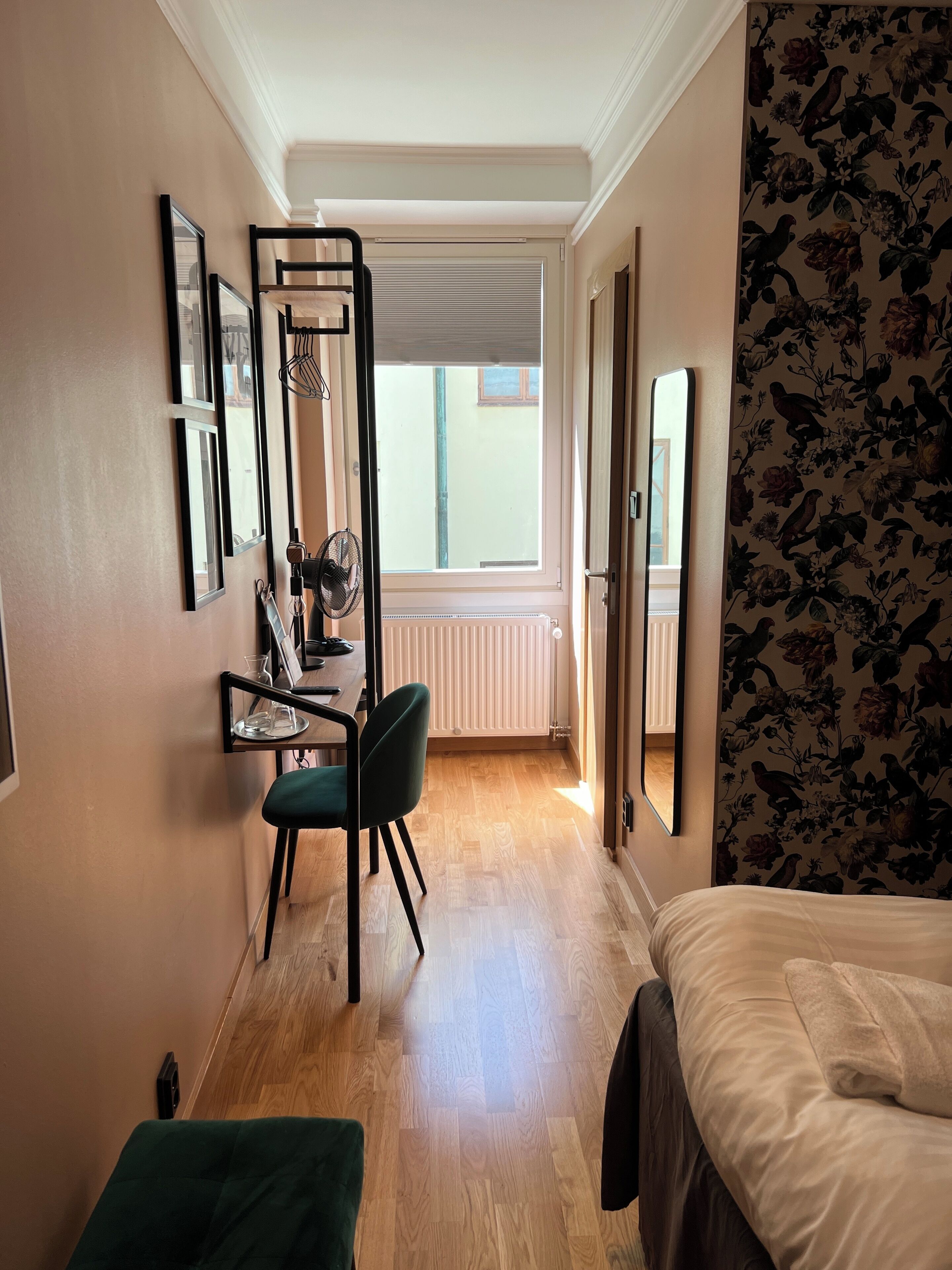 basic double room | 1 bedroom, individually decorated, individually furnished, desk