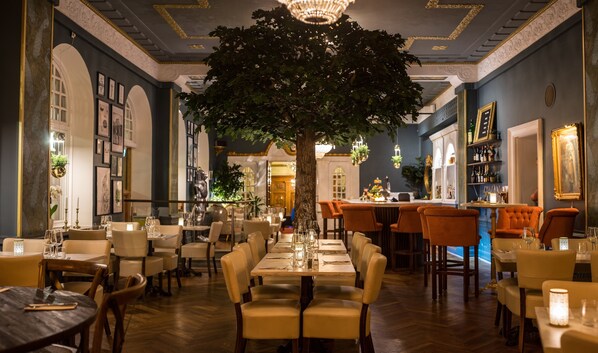 Dinner served, Scandinavian cuisine, alfresco dining - Stadshotellet Kristianstad (Kristianstad)