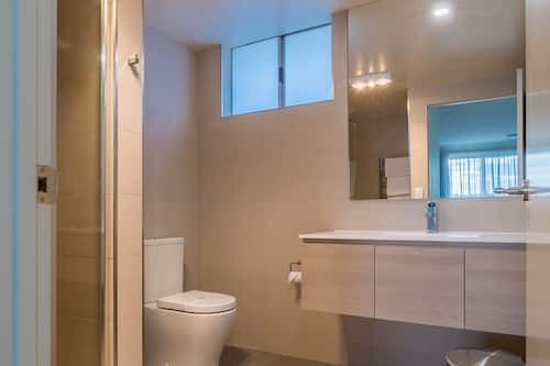 Shower, free toiletries, hair dryer, towels