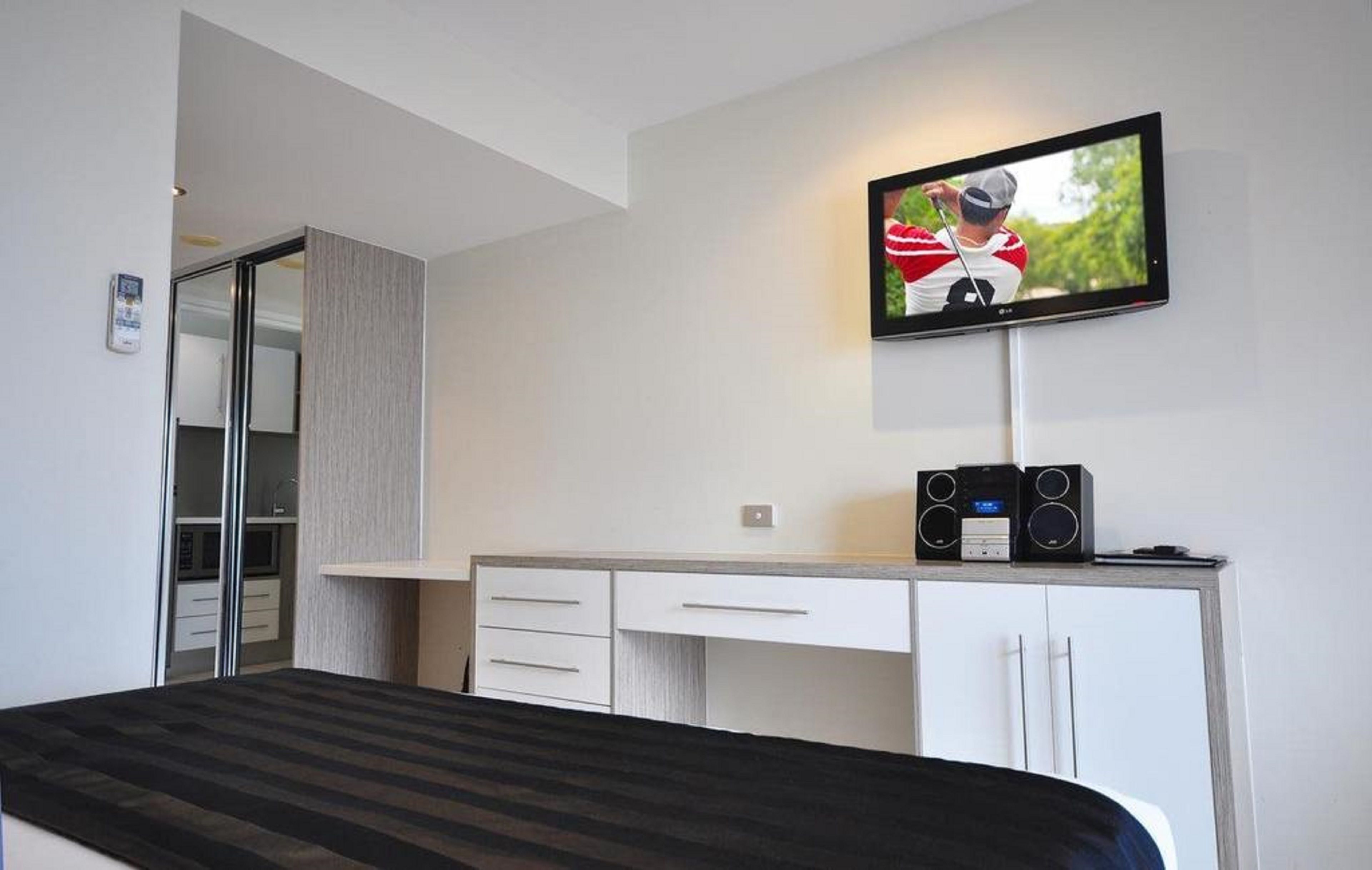 executive corner beach view level 1 - 13 | 1 bedroom, individually decorated, individually furnished