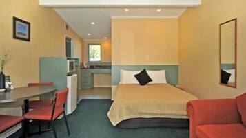 Insonorización, tabla de planchar con plancha y wifi gratis