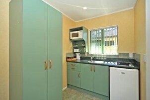 Refrigerador, microondas, cafetera/tetera, tetera/pava eléctrica