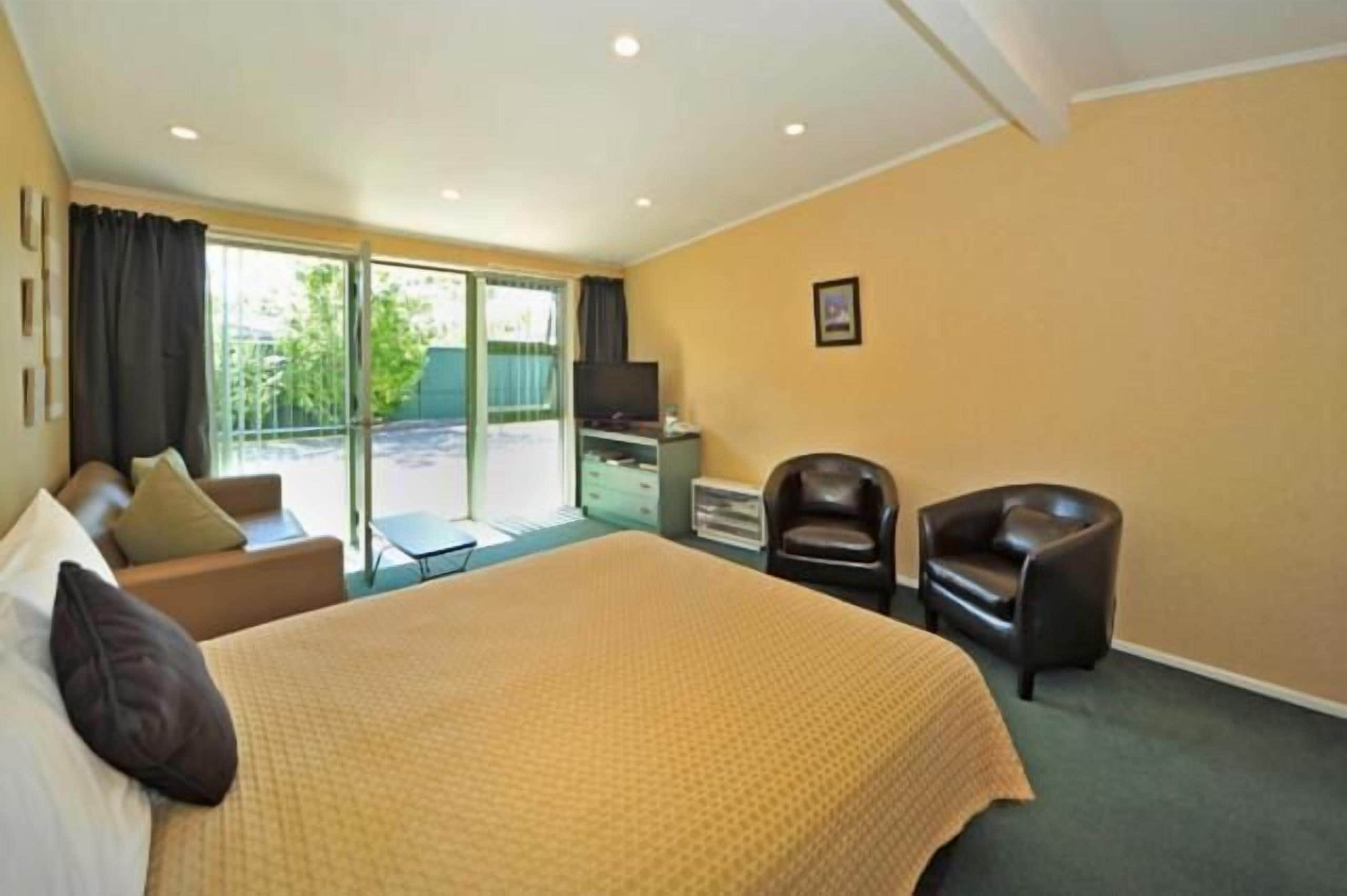 Soundproofing, iron/ironing board, free WiFi, wheelchair access