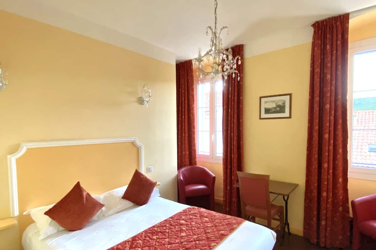 deluxe double room | in-room safe, desk, soundproofing, iron/ironing board