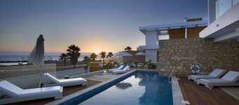 Paradise Cove Beach Villas