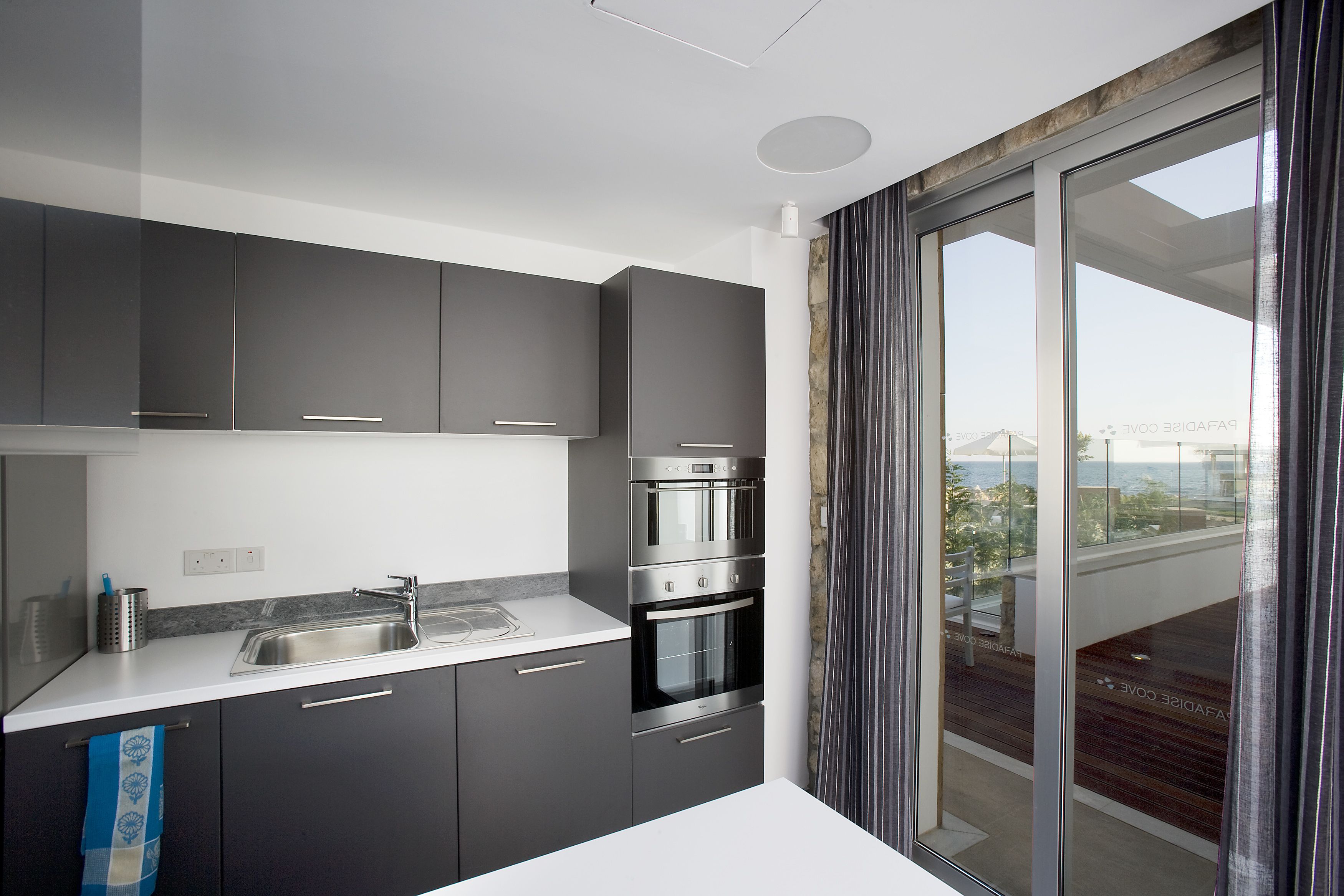 villa, 3 bedrooms (sapphire) | private kitchen | fridge, microwave, oven, stovetop