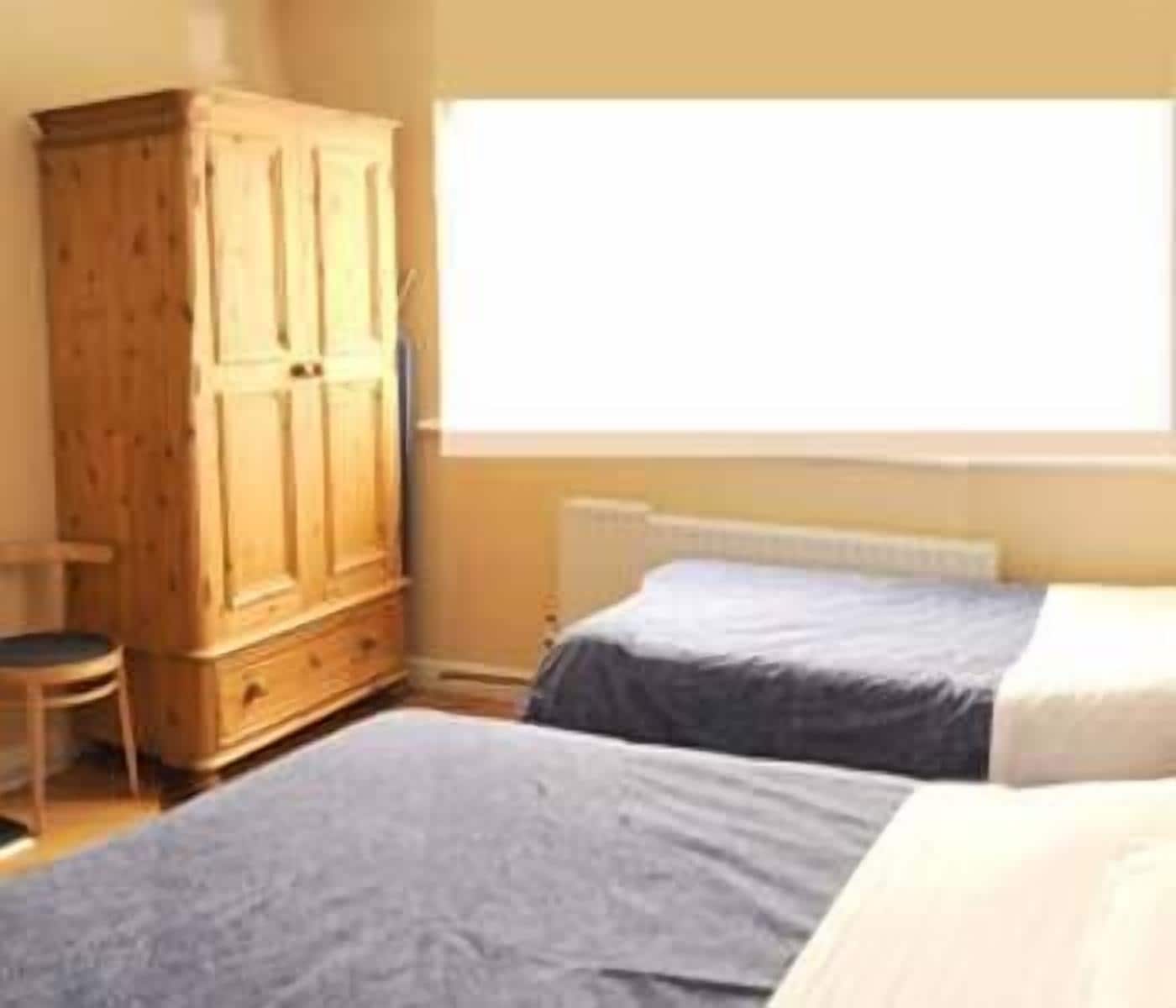 Egyptian cotton sheets, hypo-allergenic bedding, desk