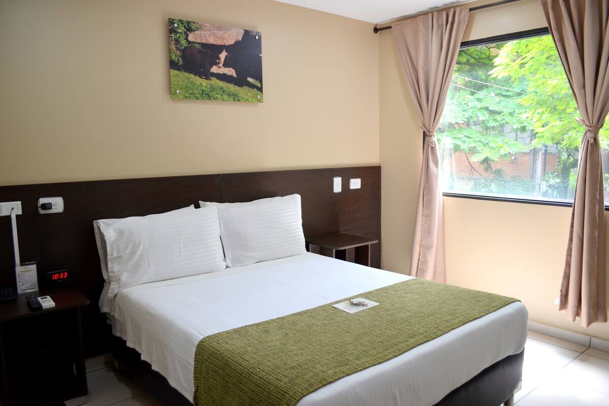 Habitacion Individual Estandar | Bedden met traagschuimmatras, een kluis op de kamer