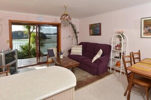 Iron/ironing board, free WiFi