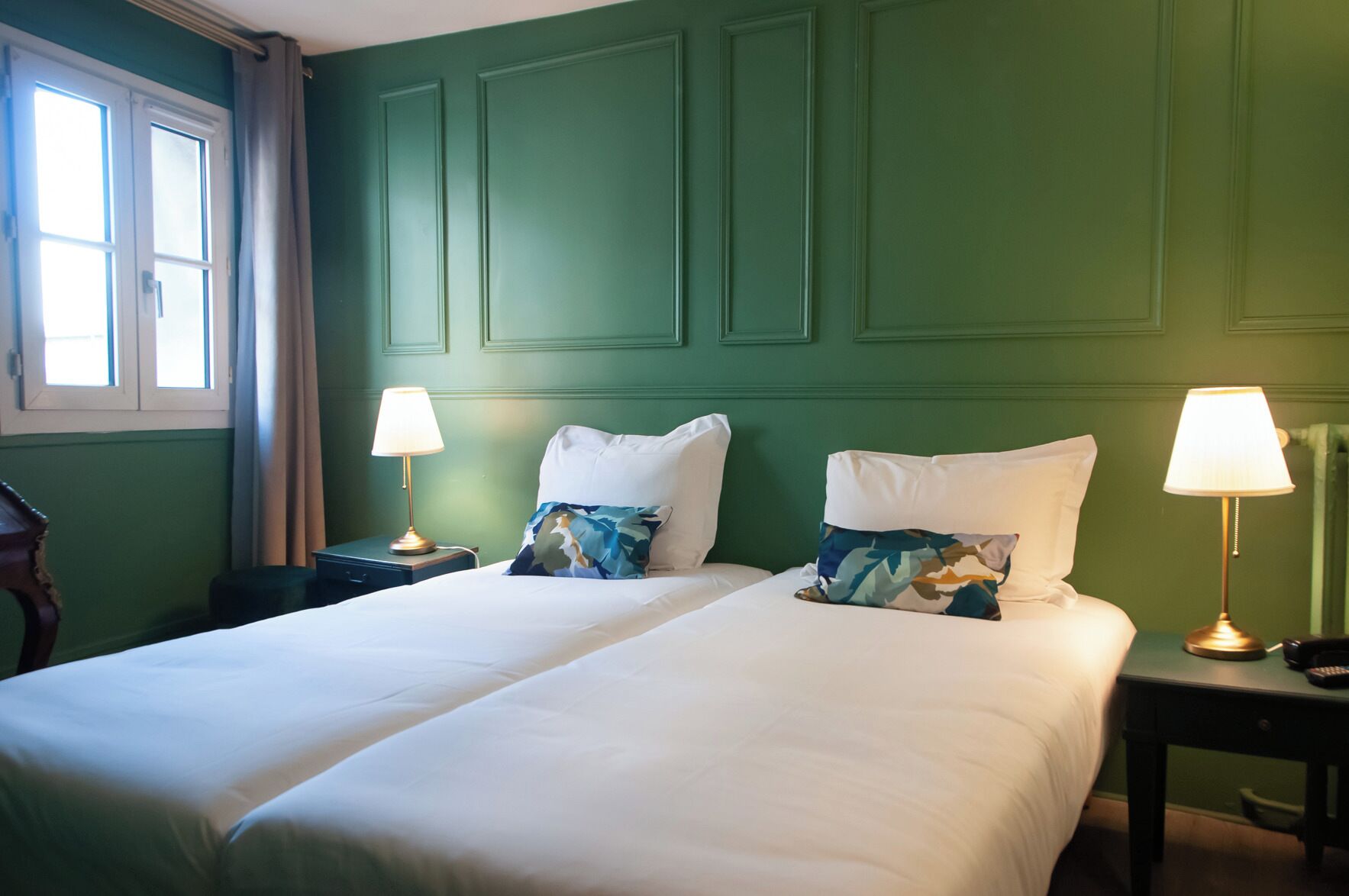 Premium bedding, iron/ironing board, free WiFi, bed sheets