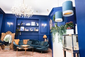 บริเวณนั่งเล่นที่ล็อบบี้