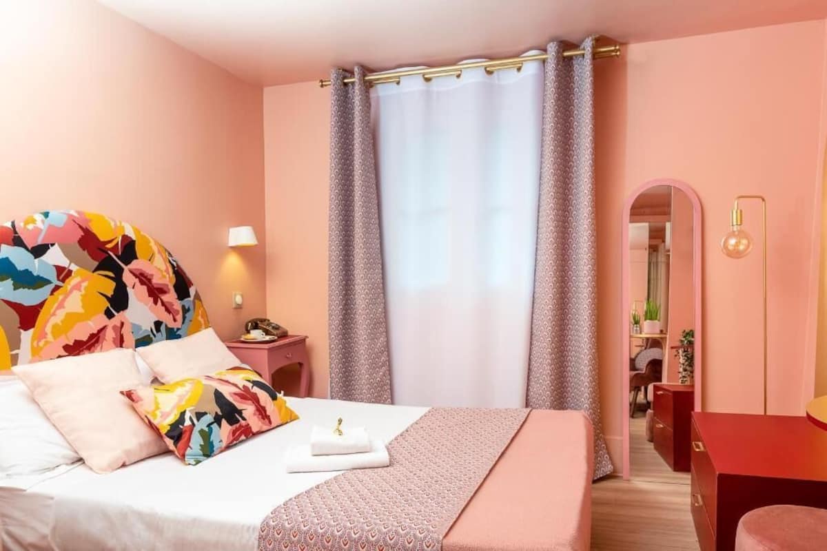 Ropa de cama de alta calidad, tabla de planchar con plancha, wifi gratis