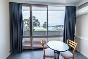 1 chambre, bureau, espace de travail pour ordinateur portable