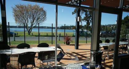 Bayside Hotel