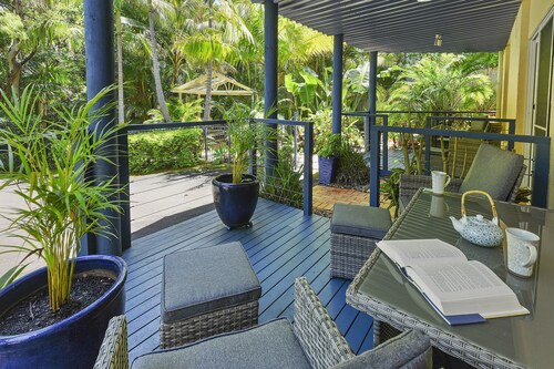 Azura Beach House B&B