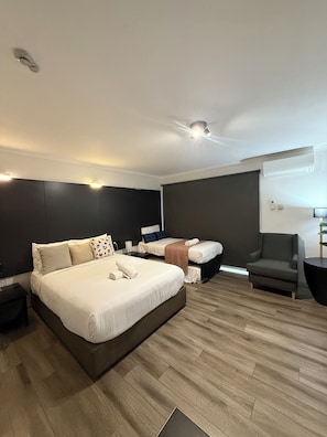 1 bedroom, Tempur-Pedic beds, desk, laptop workspace