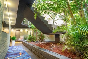 1 bedroom, Tempur-Pedic beds, individually decorated - Bankstown Motel 10 (Greenacre)