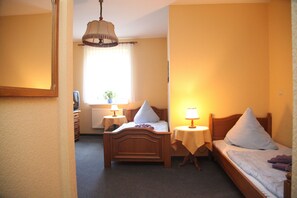 Standard Single Room | Hypo-allergenic bedding, down duvets, pillow-top beds, in-room safe