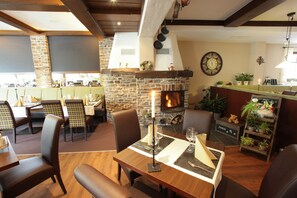 3 restaurants, lunch, dinner served; German cuisine - Hotel Lellmann (Loef)