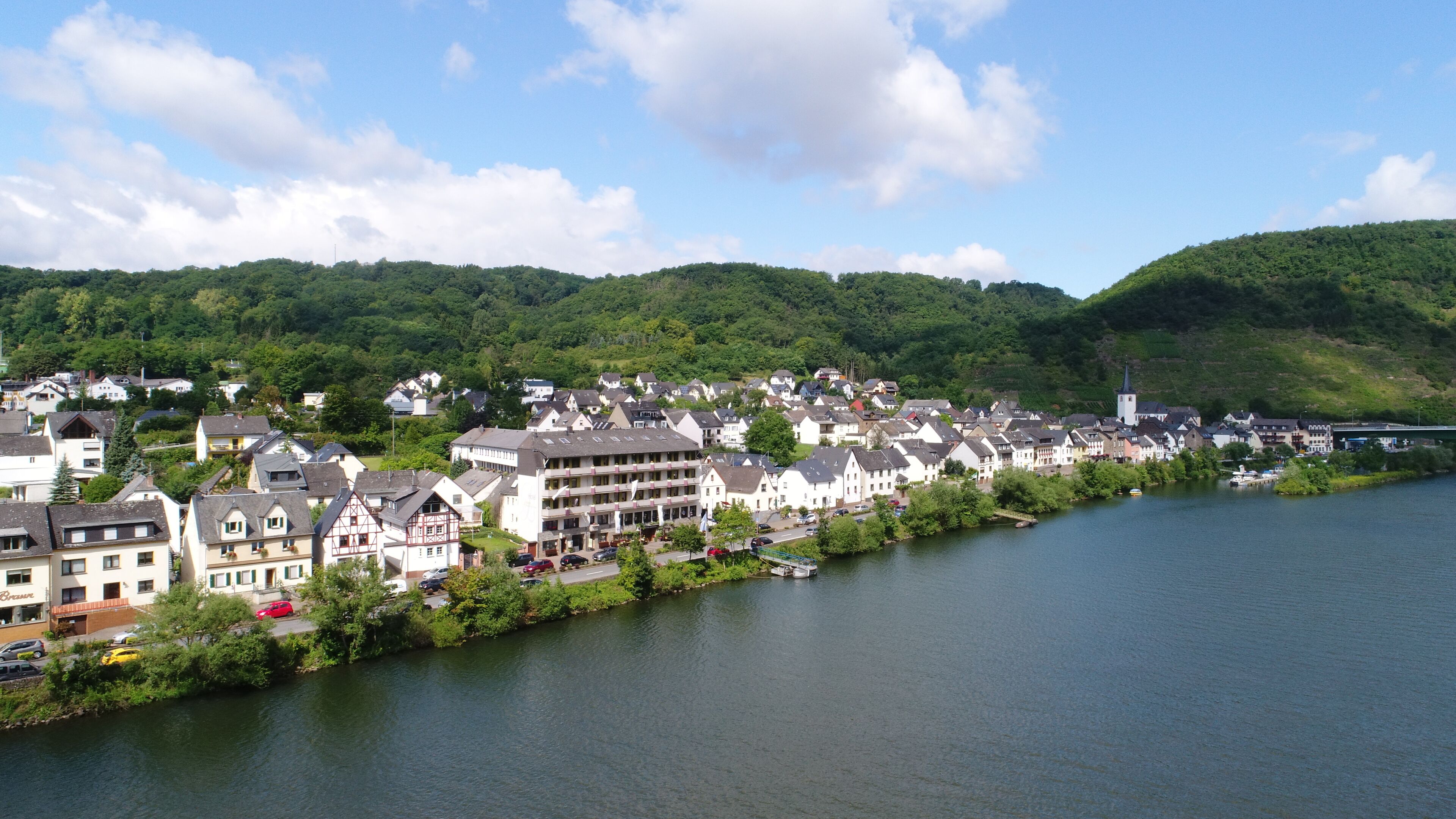 المنشأة من الخارج