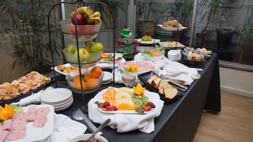 Alimentos y bebidas