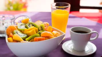 Petit déjeuner, déjeuner et dîner servis sur place