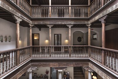 Shine Albayzín Hotel