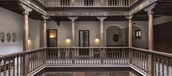 Shine Albayzín Hotel