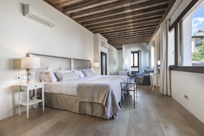 Suite (Alhambra View)