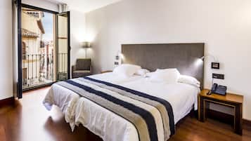 Couette en duvet d'oie, minibar, coffres-forts dans les chambres, bureau