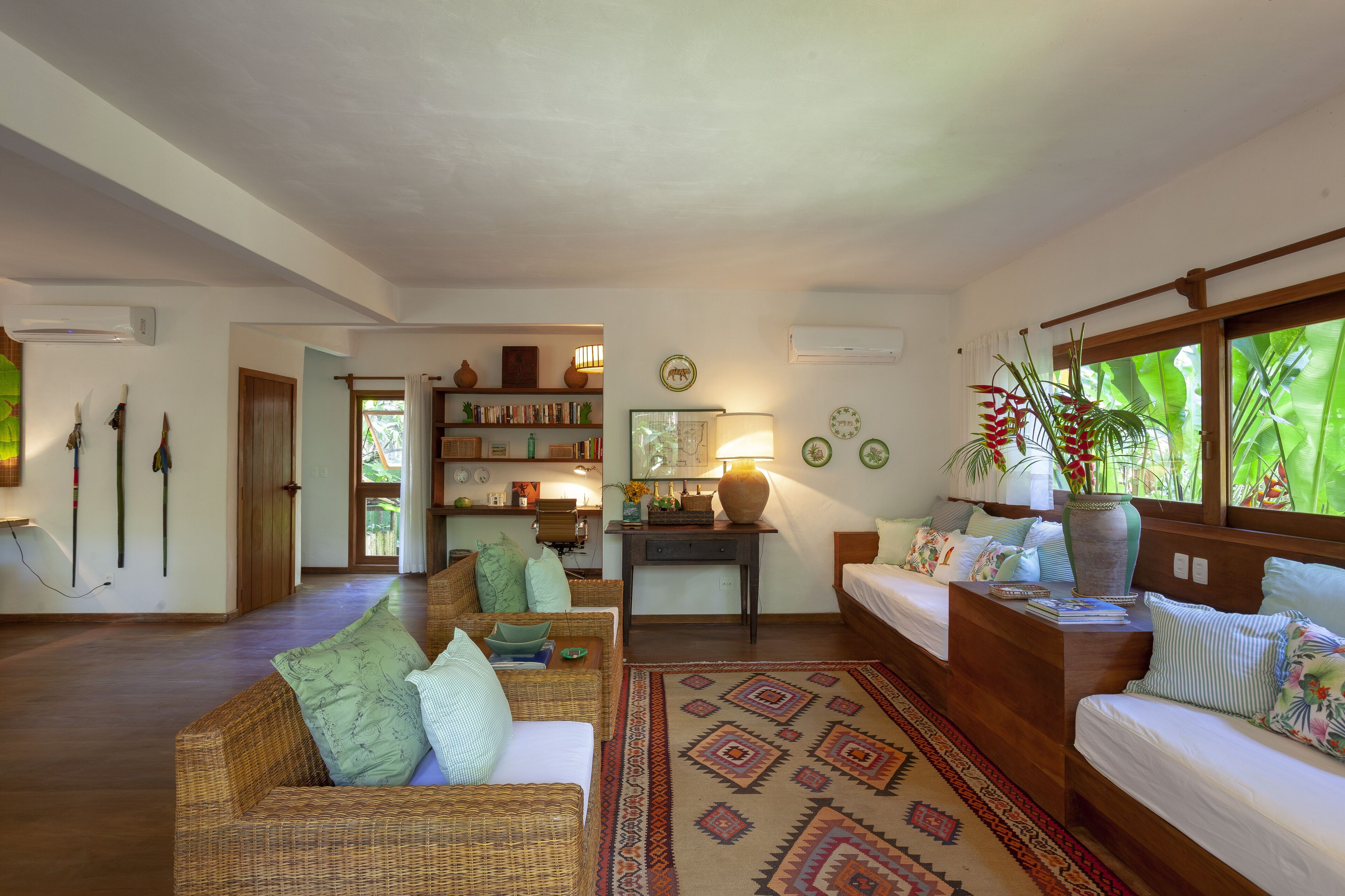 villa alafia | living room | flat-screen tv