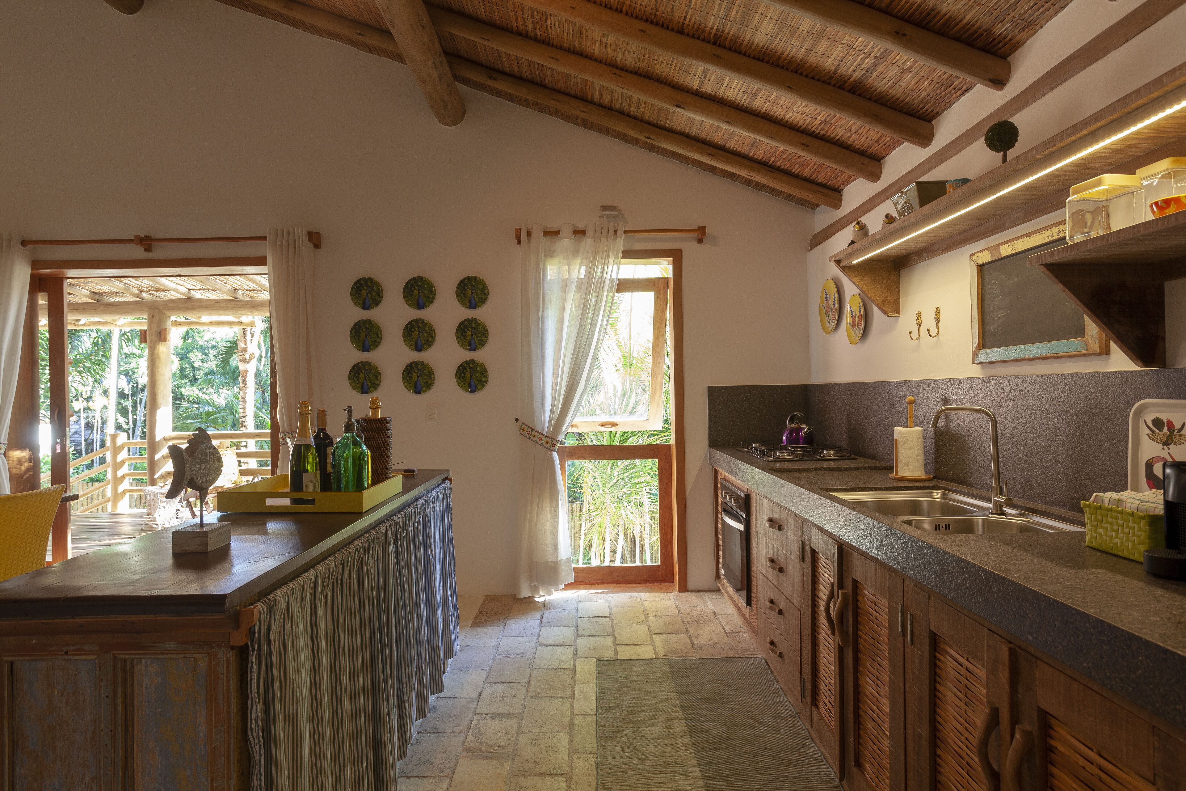 vila orire | private kitchen | full-sized fridge, oven, espresso maker, coffee/tea maker
