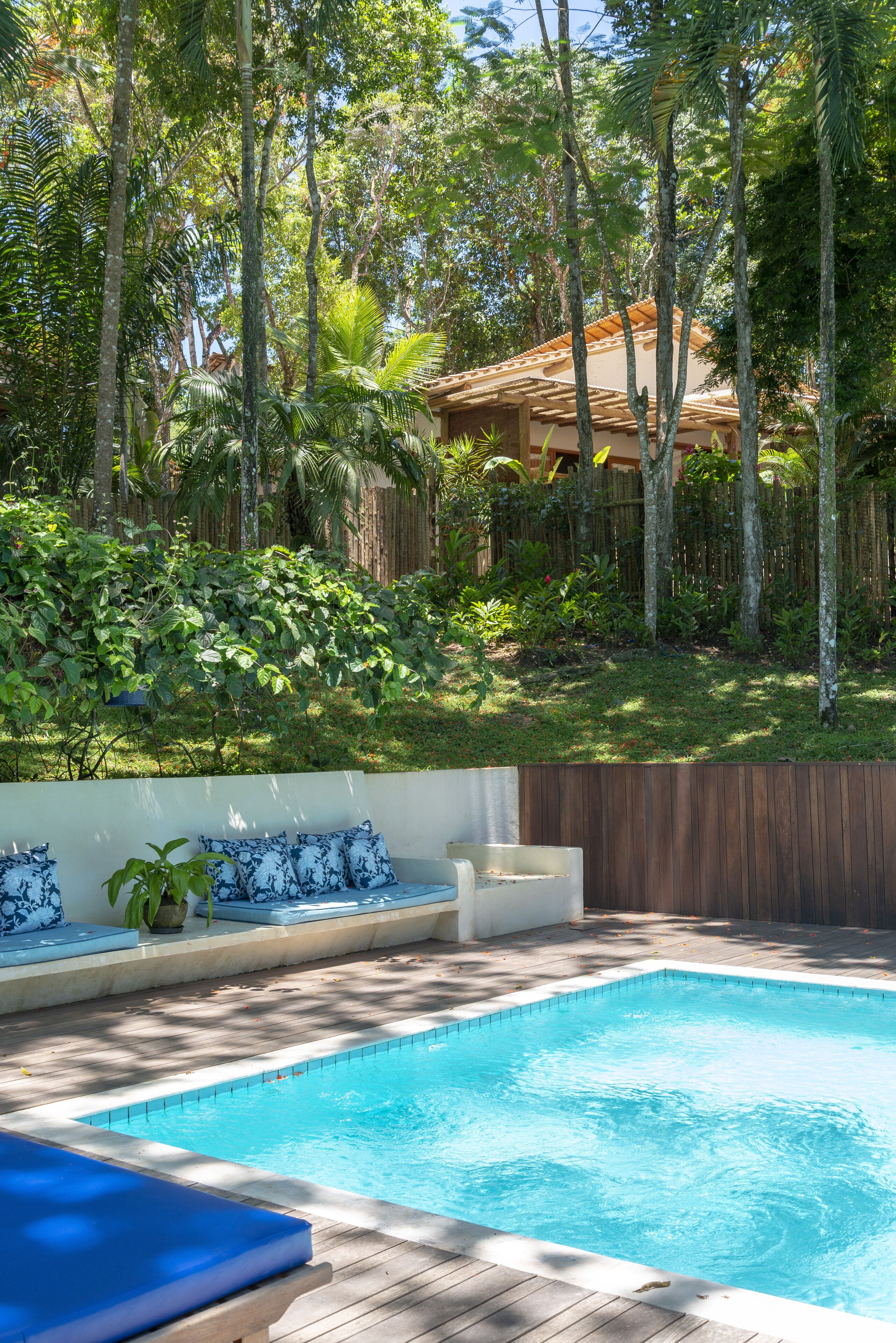 outdoor pool, pool loungers