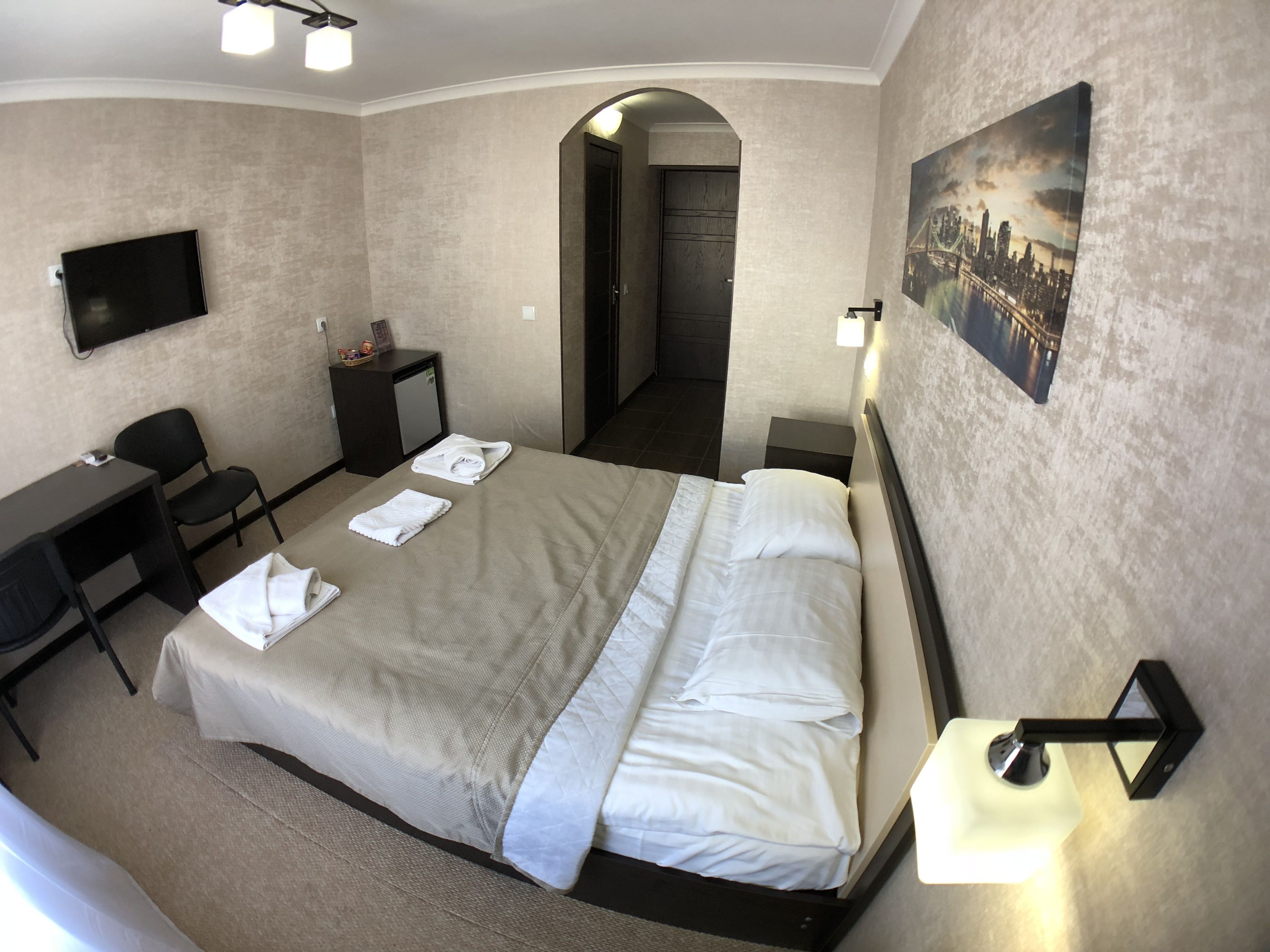 Junior Suite Room | Soundproofing, iron/ironing board, free cribs/infant beds, rollaway beds