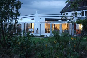 บริเวณภายนอก