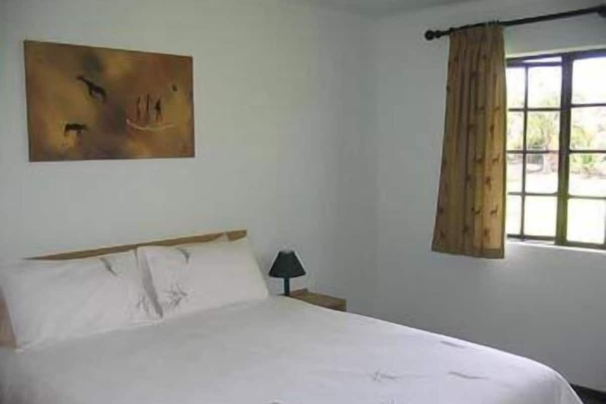 Suite Mewah | Minibar, meja kerja, dan setrika/meja setrika