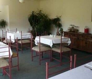 Breakfast area - Thornycroft Lodge (East London)