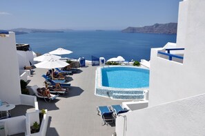 2 outdoor pools, sun loungers - Olympic Villas (Santorini)