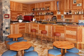 Bar (in der Unterkunft)